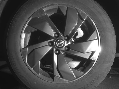 Used 2025 Nissan Rogue SV image 14