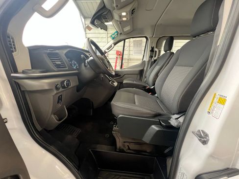 Used 2023 Ford Transit 350 XLT RWD image 13