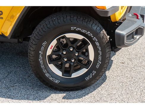 Used 2021 Jeep Wrangler Unlimited Rubicon w/ Dual Top Group AWD/4WD image 23