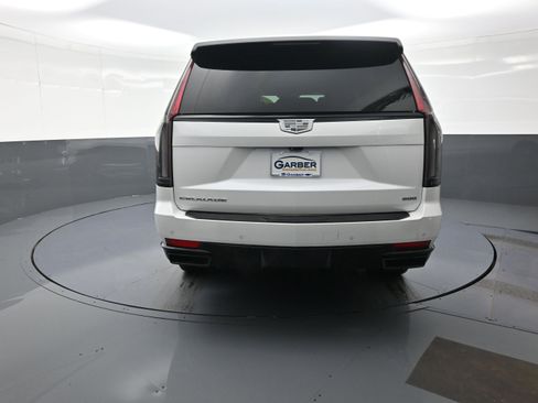 Used 2023 Cadillac Escalade ESV Sport Platinum image 4