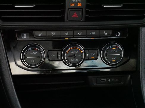 Certified 2022 Volkswagen Jetta GLI Autobahn FWD image 23