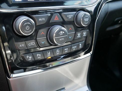 Used 2019 Jeep Grand Cherokee High Altitude AWD/4WD image 27