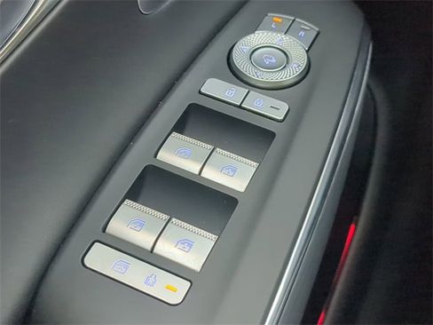 Used 2023 Genesis GV70 2.5T w/ Advanced Package image 23