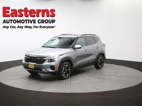 Used 2024 Kia Seltos EX AWD/4WD image 57