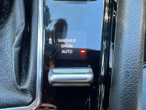 Used 2025 Jeep Compass Limited AWD/4WD image 59