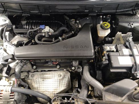 Used 2020 Nissan Rogue SV FWD image 30