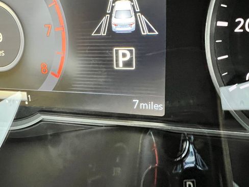 New 2025 Nissan Versa SR w/ Trunk Package image 19