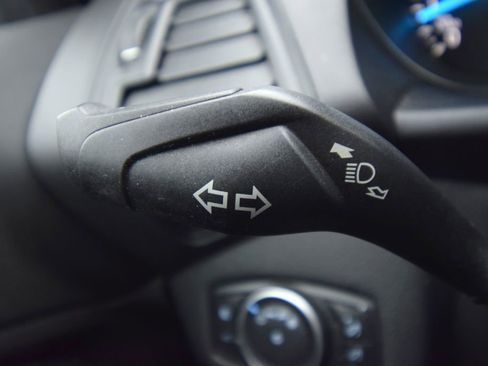 Used 2019 Ford Escape SE image 38