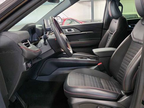 Used 2025 Ford Explorer ST-Line w/ ST-Line Street Pack image 10