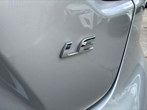 Used 2020 Toyota Corolla LE FWD image 9
