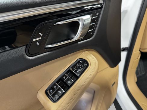 Used 2018 Porsche Macan Sport Edition image 29