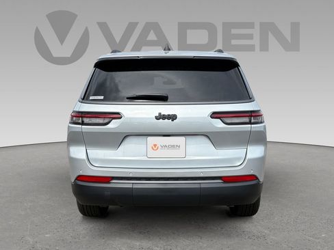 New 2026 Jeep Grand Cherokee L 2WD image 18