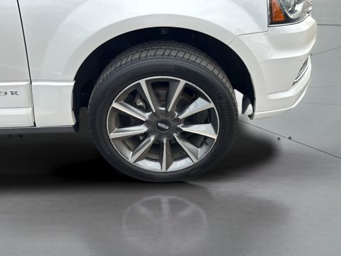 Used 2017 Lincoln Navigator Reserve AWD/4WD image 34