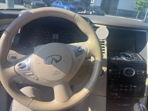 Used 2012 INFINITI FX35 AWD w/ Premium Pkg image 2