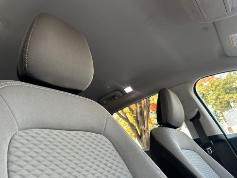 Used 2022 Ford Escape SE image 16