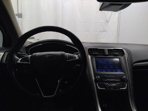 Used 2020 Ford Fusion SEL image 22