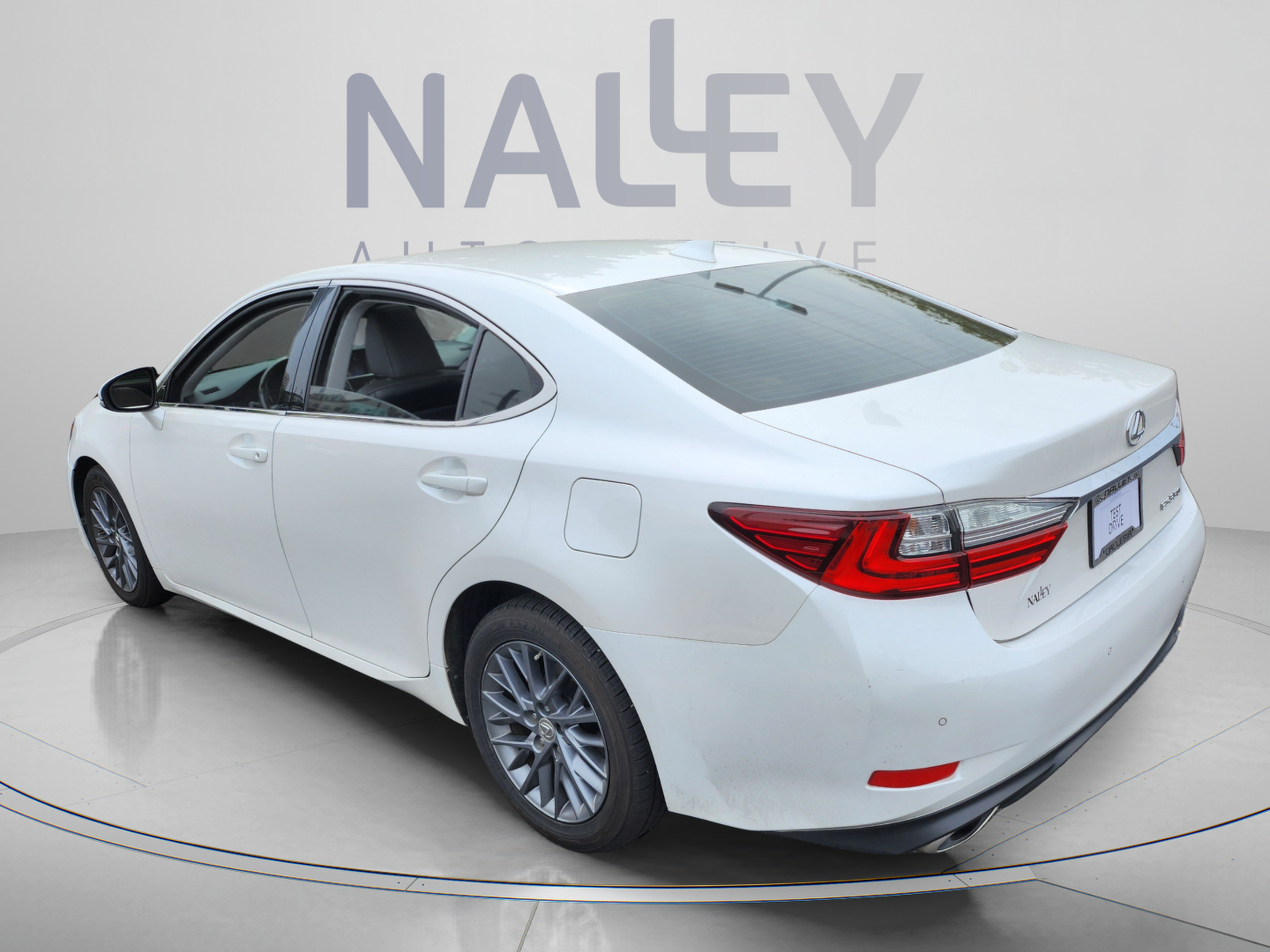 Used 2018 Lexus ES 350 w/ Premier Package FWD image 3