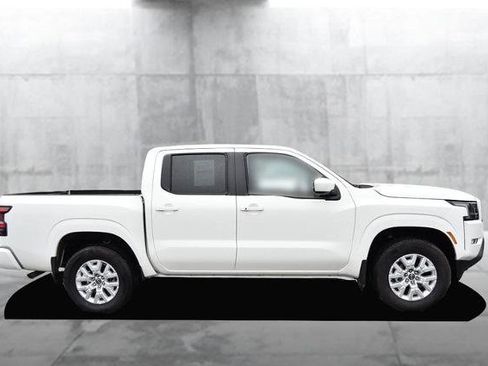 Certified 2024 Nissan Frontier SV w/ SV Convenience Package image 5