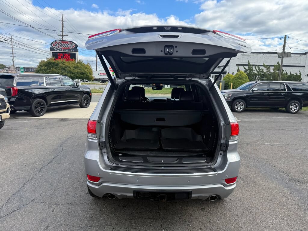 Used 2020 Jeep Grand Cherokee Overland w/ Trailer Tow Group IV RWD image 29
