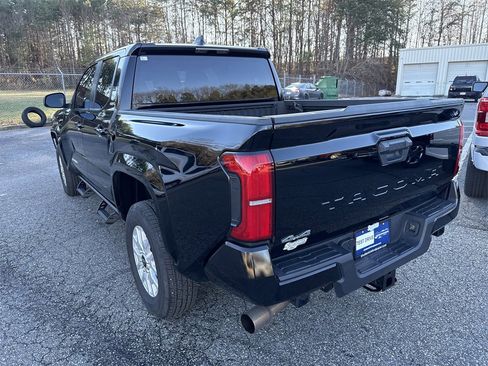 Used 2024 Toyota Tacoma SR5 image 5