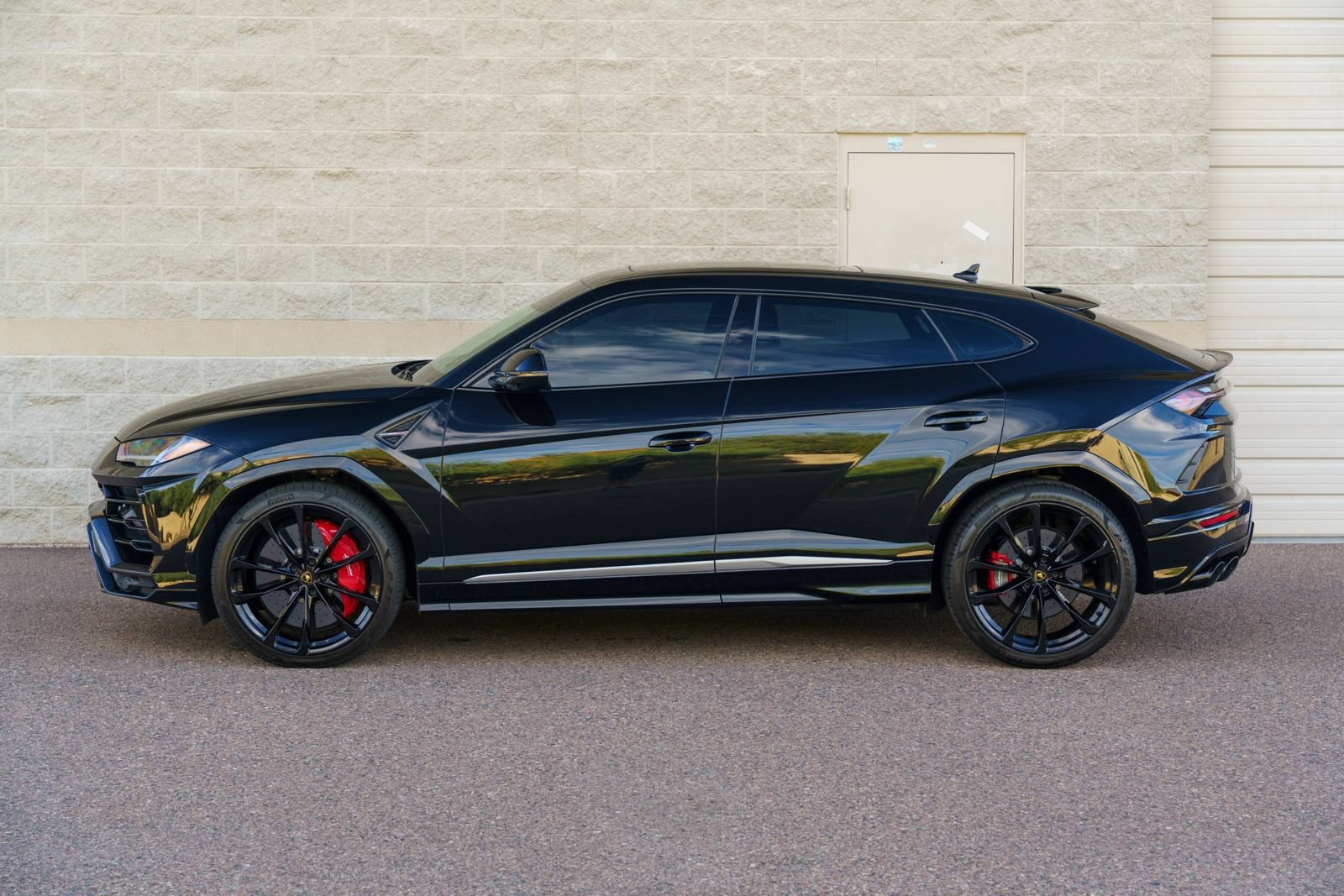 Used 2021 Lamborghini Urus AWD/4WD image 27