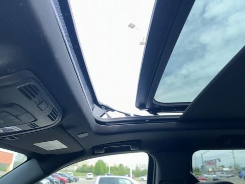 Used 2023 GMC Yukon Denali Ultimate image 20