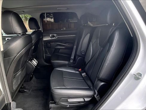 Used 2022 Kia Sorento SX image 29