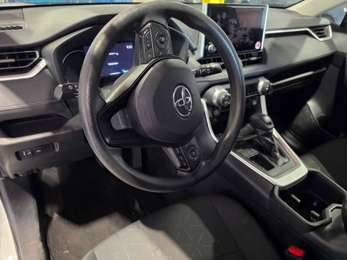 Used 2024 Toyota RAV4 XLE FWD image 4