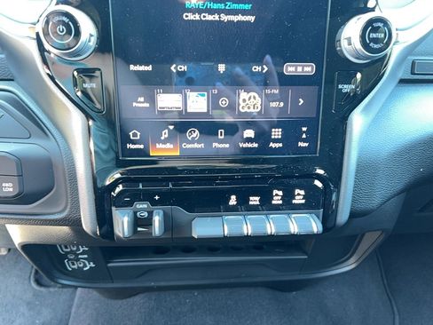 Used 2025 RAM 2500 Big Horn AWD/4WD image 19