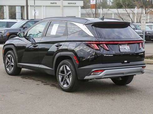 Certified 2025 Hyundai Tucson SEL image 2
