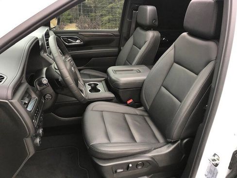 Used 2024 Chevrolet Suburban Z71 w/ Z71 Off-Road Package image 6