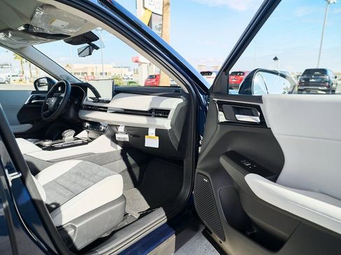 New 2026 Mitsubishi Outlander SE FWD image 9
