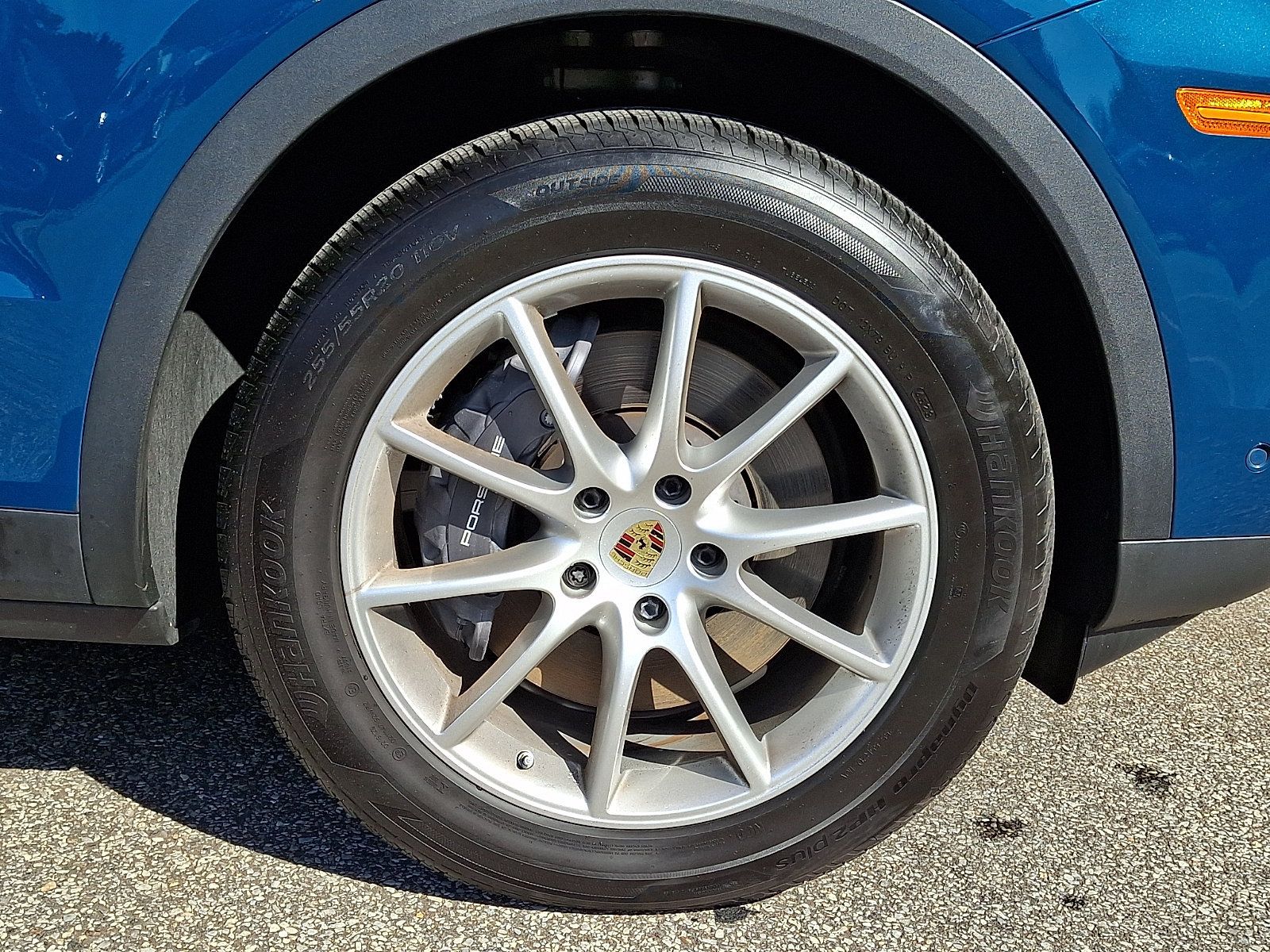 Used 2024 Porsche Cayenne AWD/4WD image 8