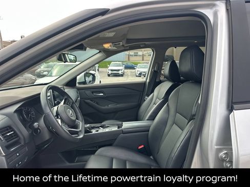 Certified 2023 Nissan Rogue SV w/ SV Premium B Package FWD image 5