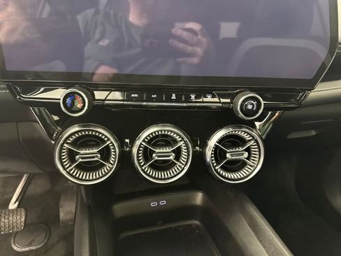 Used 2024 Chevrolet Blazer EV LT image 21