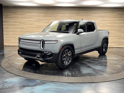 Used 2023 Rivian R1T Adventure image 5