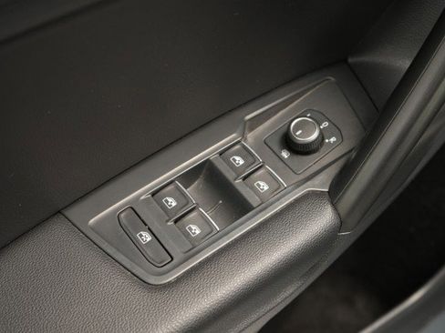 Used 2021 Volkswagen Tiguan SE R-Line image 26