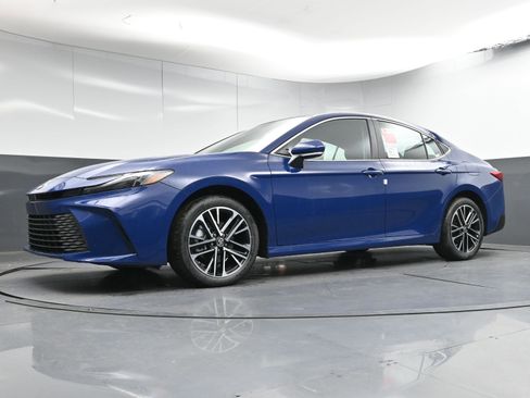 New 2026 Toyota Camry XLE image 18