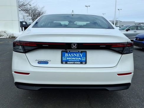 Certified 2023 Honda Accord EX image 9
