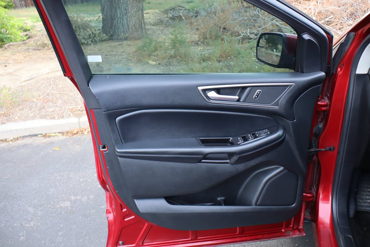 Used 2016 Ford Edge SEL w/ Equipment Group 201A AWD/4WD image 23