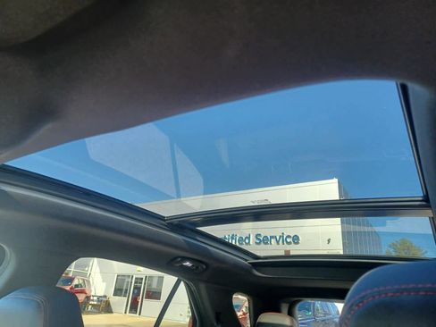 Used 2024 Chevrolet Equinox RS w/ RS Leather Package image 18