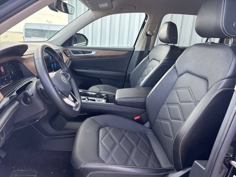Used 2025 Volkswagen Atlas SE AWD/4WD image 12