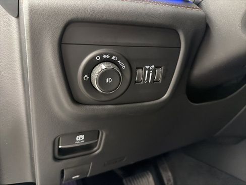 New 2026 Jeep Grand Cherokee Summit AWD/4WD image 16