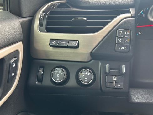 Used 2017 GMC Yukon Denali w/ Open Road Package AWD/4WD image 31