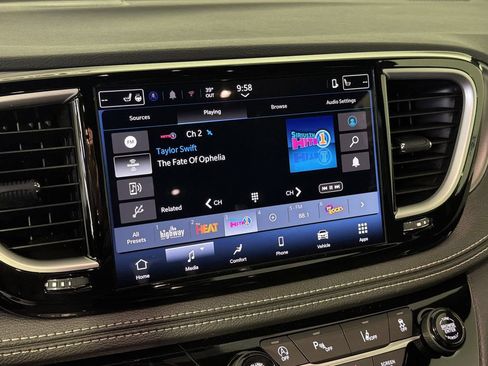 New 2026 Chrysler Pacifica Select FWD image 19