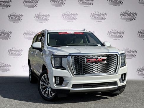 Used 2021 GMC Yukon XL Denali w/ Denali Premium Package image 2
