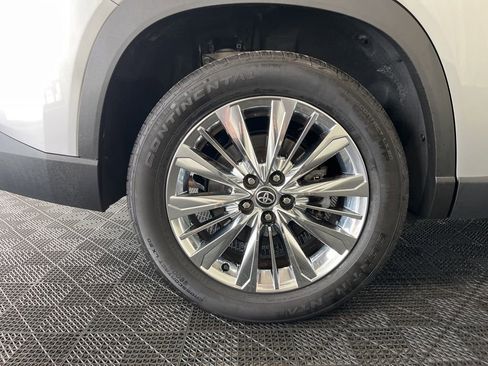 Used 2024 Toyota Grand Highlander Platinum image 28