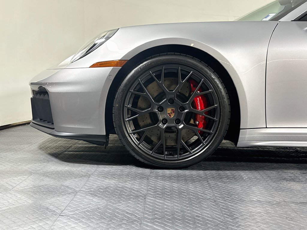 Certified 2026 Porsche 911 Targa 4 GTS AWD/4WD image 31