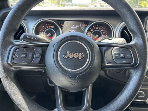 Used 2022 Jeep Wrangler Sport AWD/4WD image 8