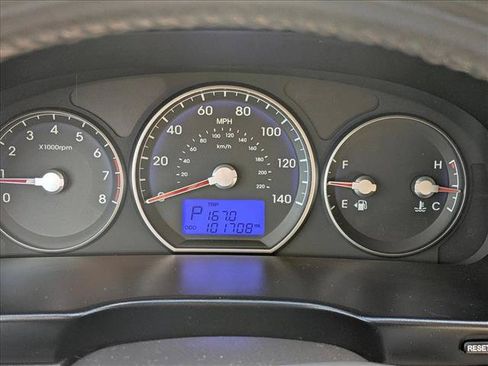 Used 2012 Hyundai Santa Fe Limited FWD image 10